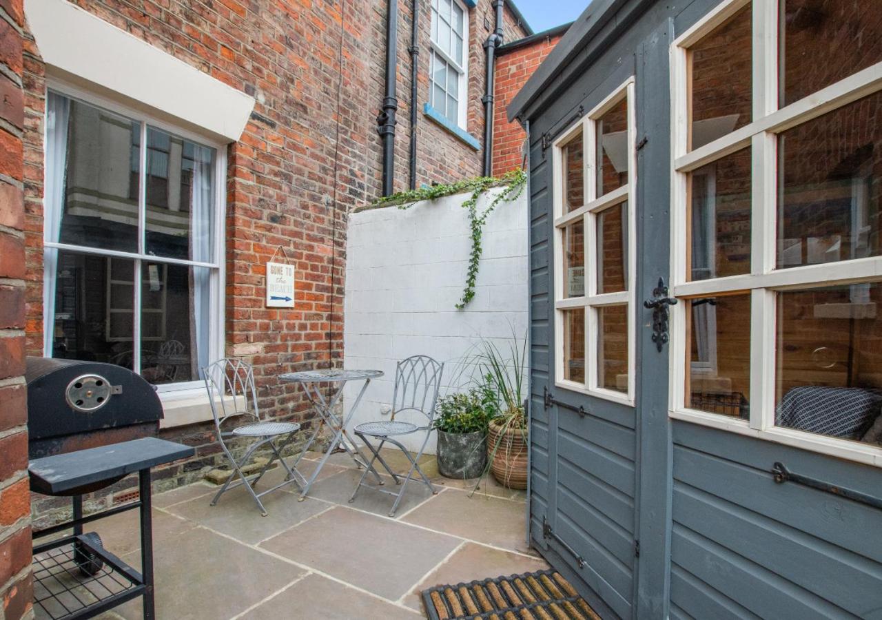 4 Bed in Whitby oc-w461