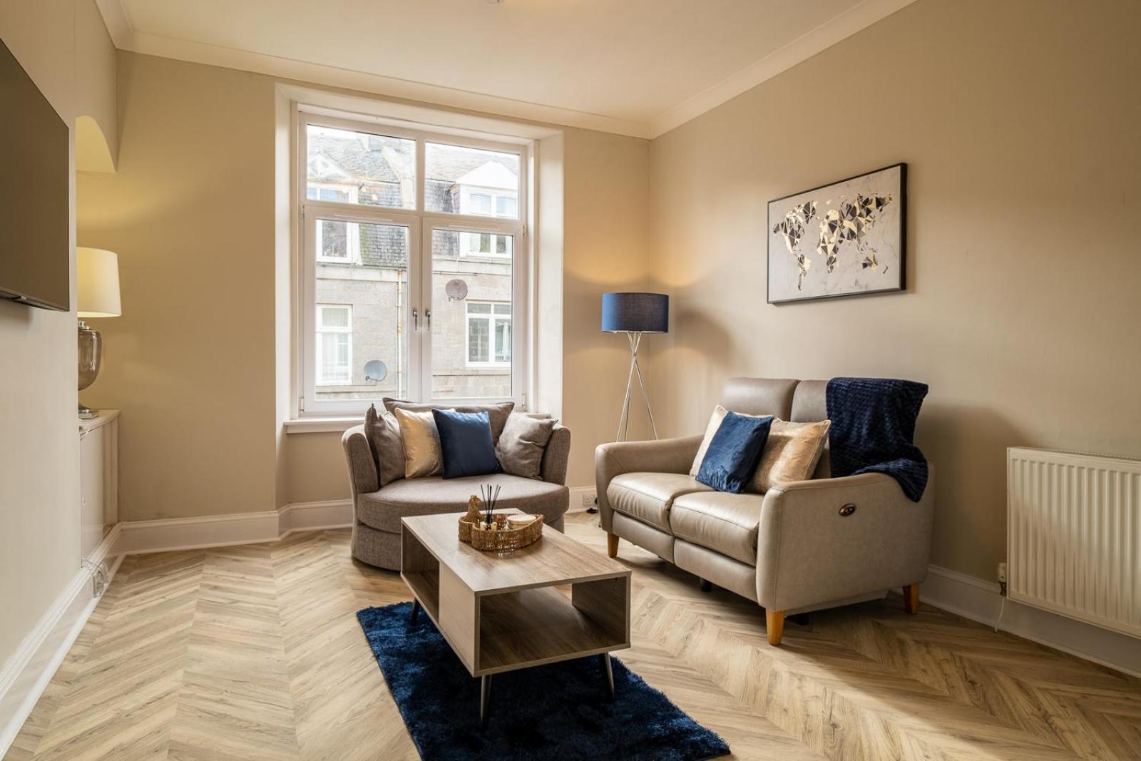 Modern City Stay - SJA Stays - 2 Bed Apartment view 4