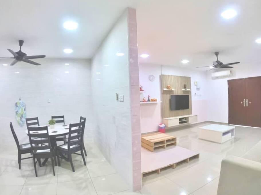 Arang Homestay14pax 4room(BBQ)(Kbox)Near to Beach