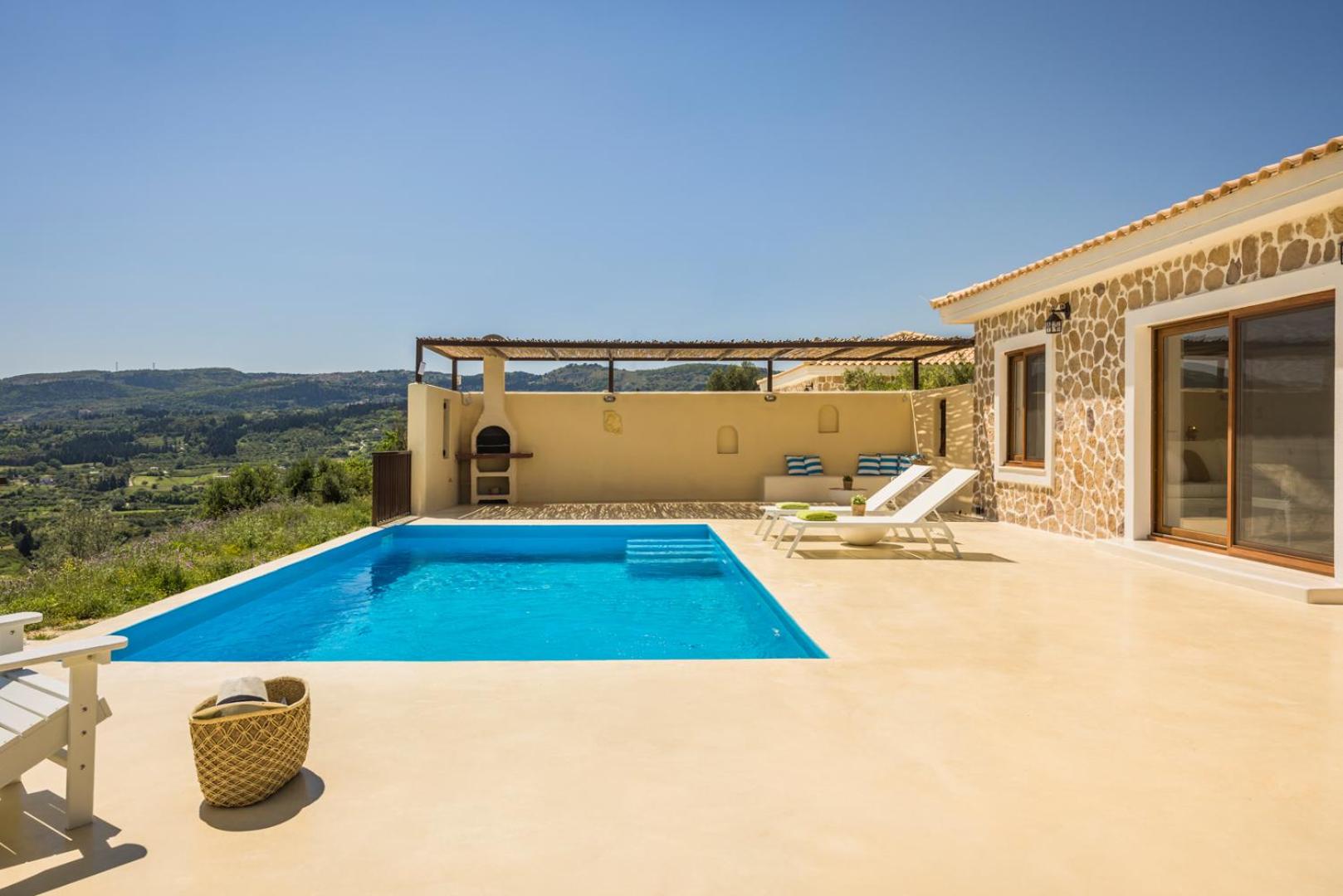 Akrolithos Villas