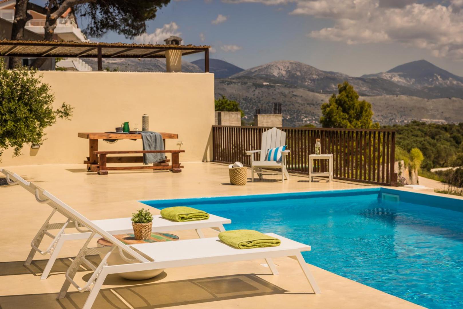 Akrolithos Villas