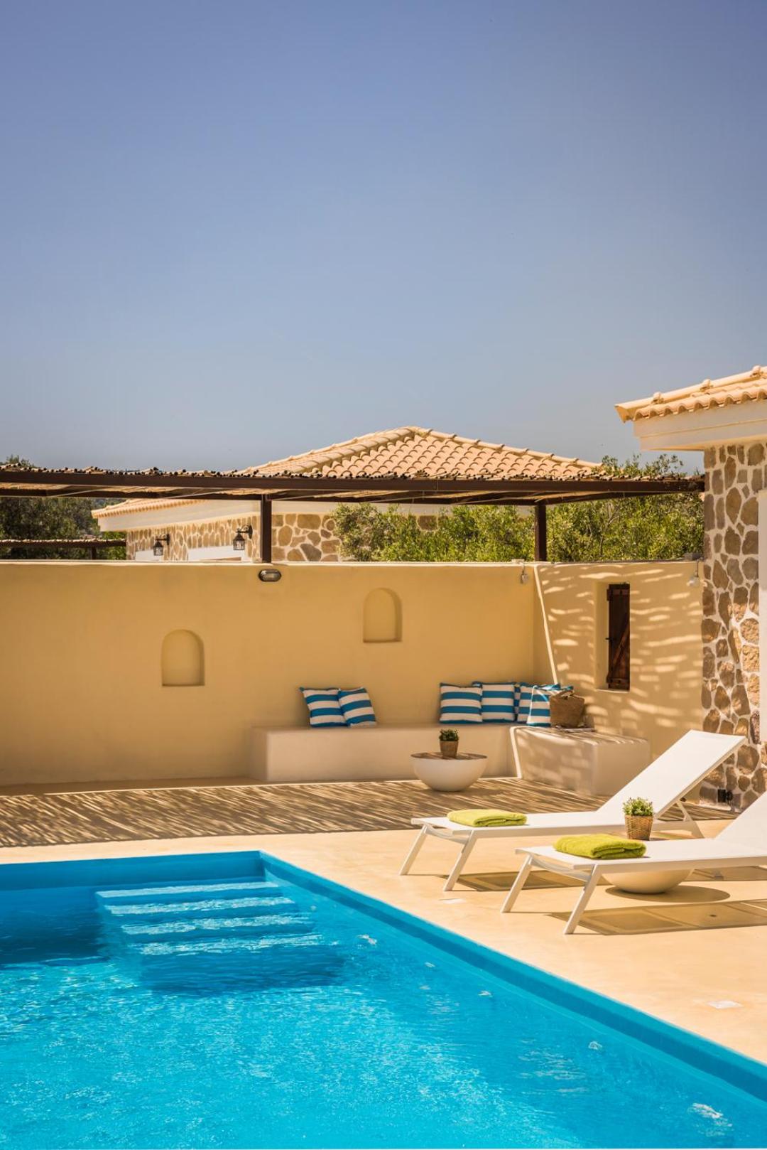 Akrolithos Villas