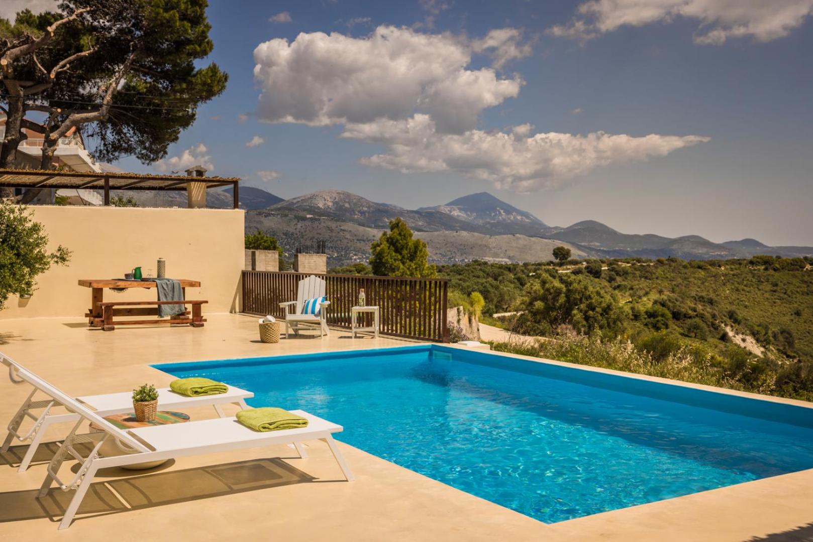 Akrolithos Villas