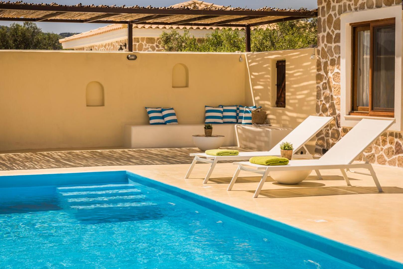 Akrolithos Villas