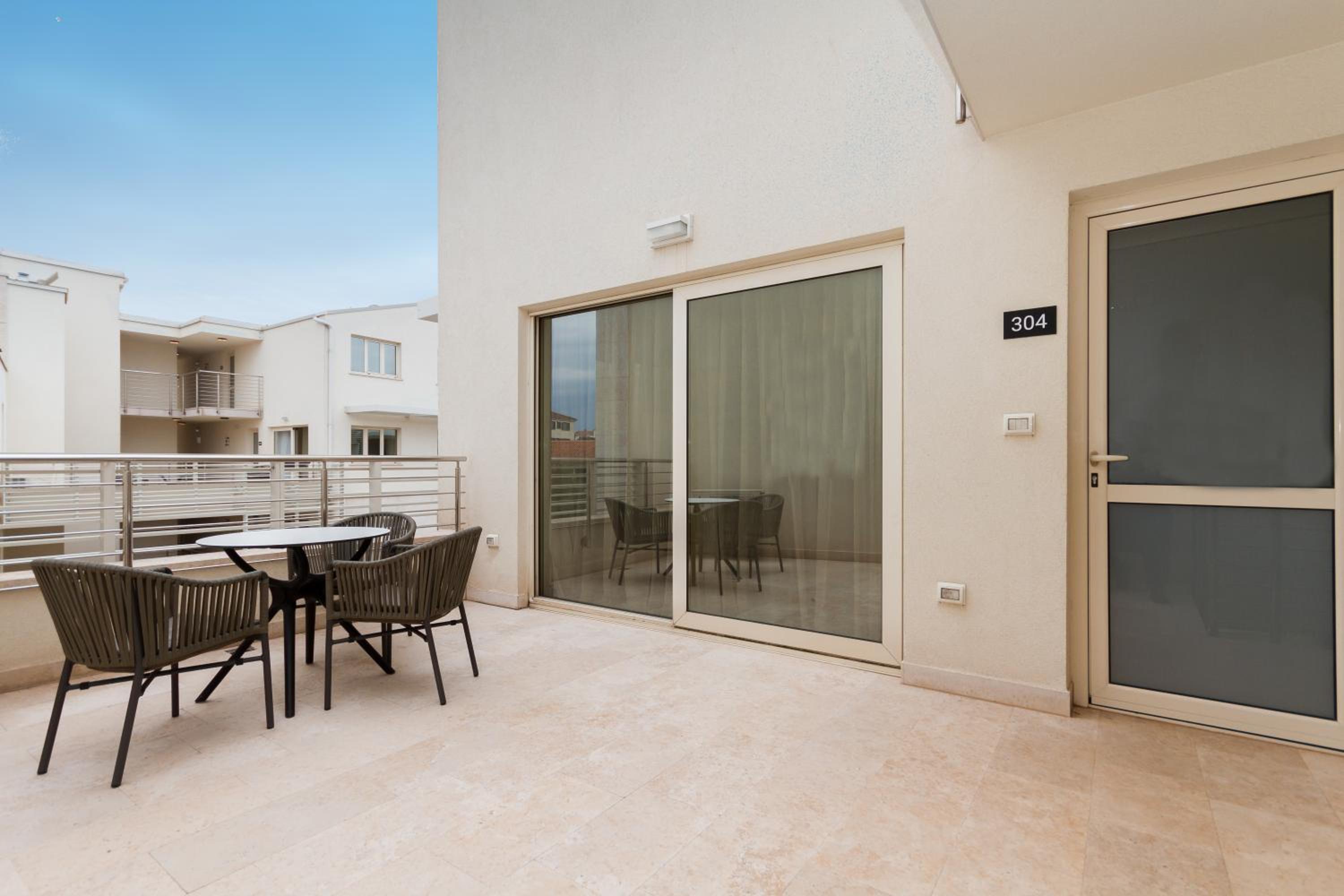 Garden Palace - Apartment Sembid with Terrace