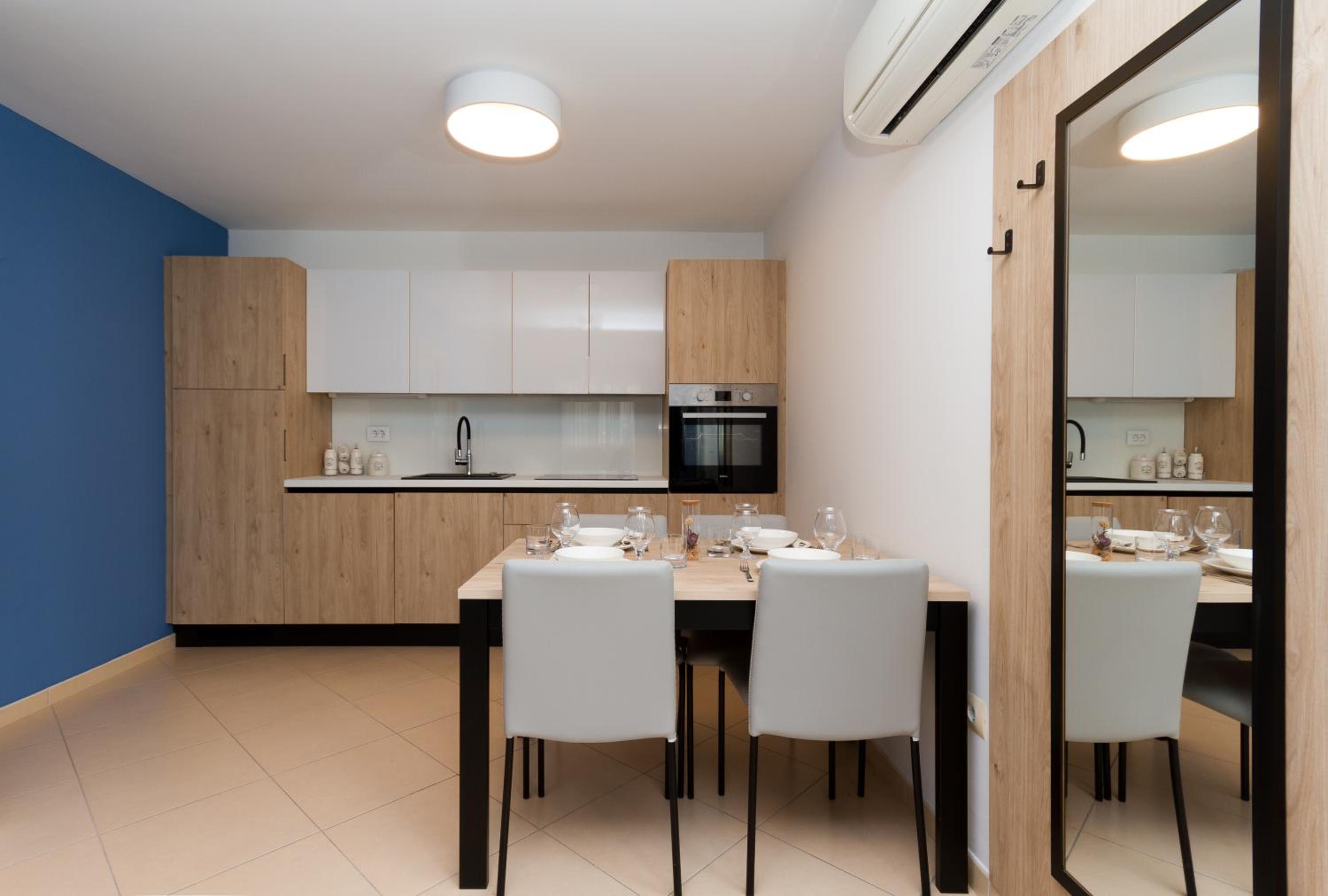 Garden Palace - Apartment Sembid with Terrace