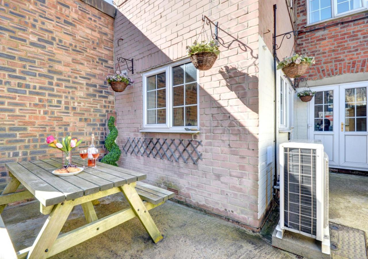 3 Bed in Grosmont oc-wa060