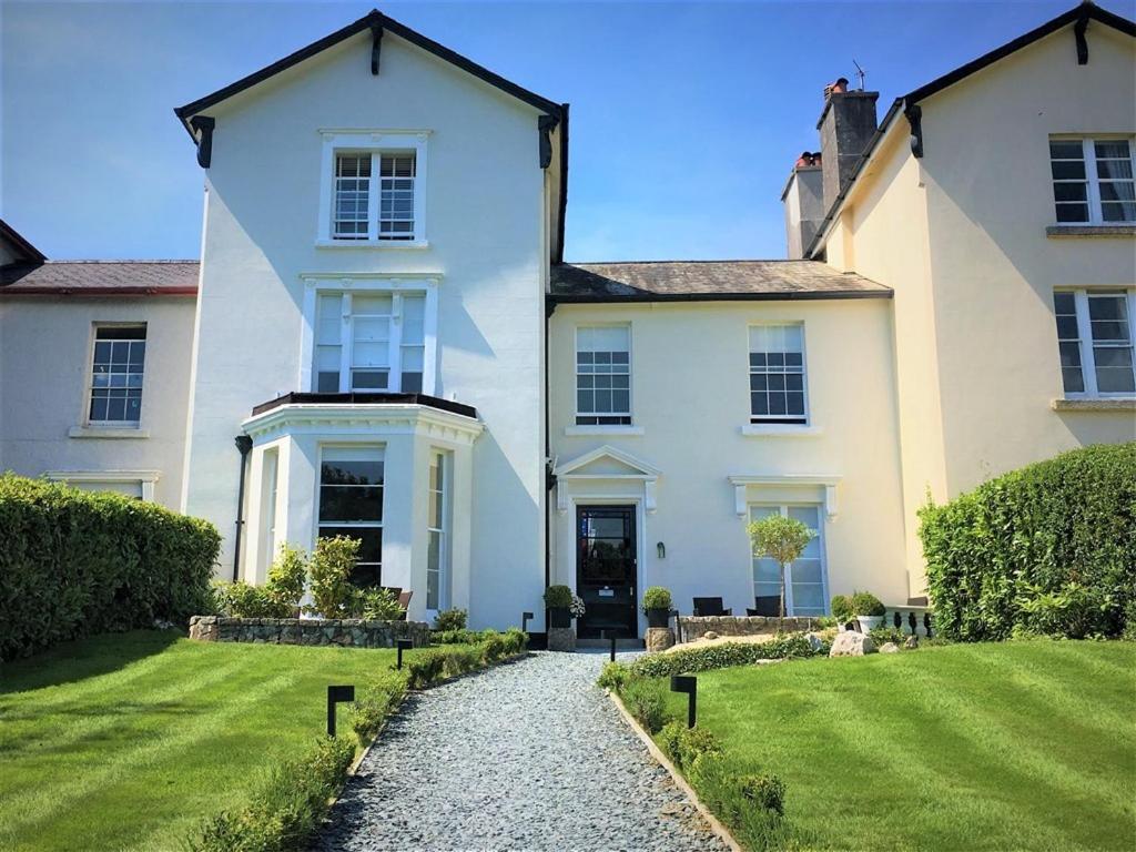 Tavistock Vacations - Tavistock House Hotel - Property Image 1