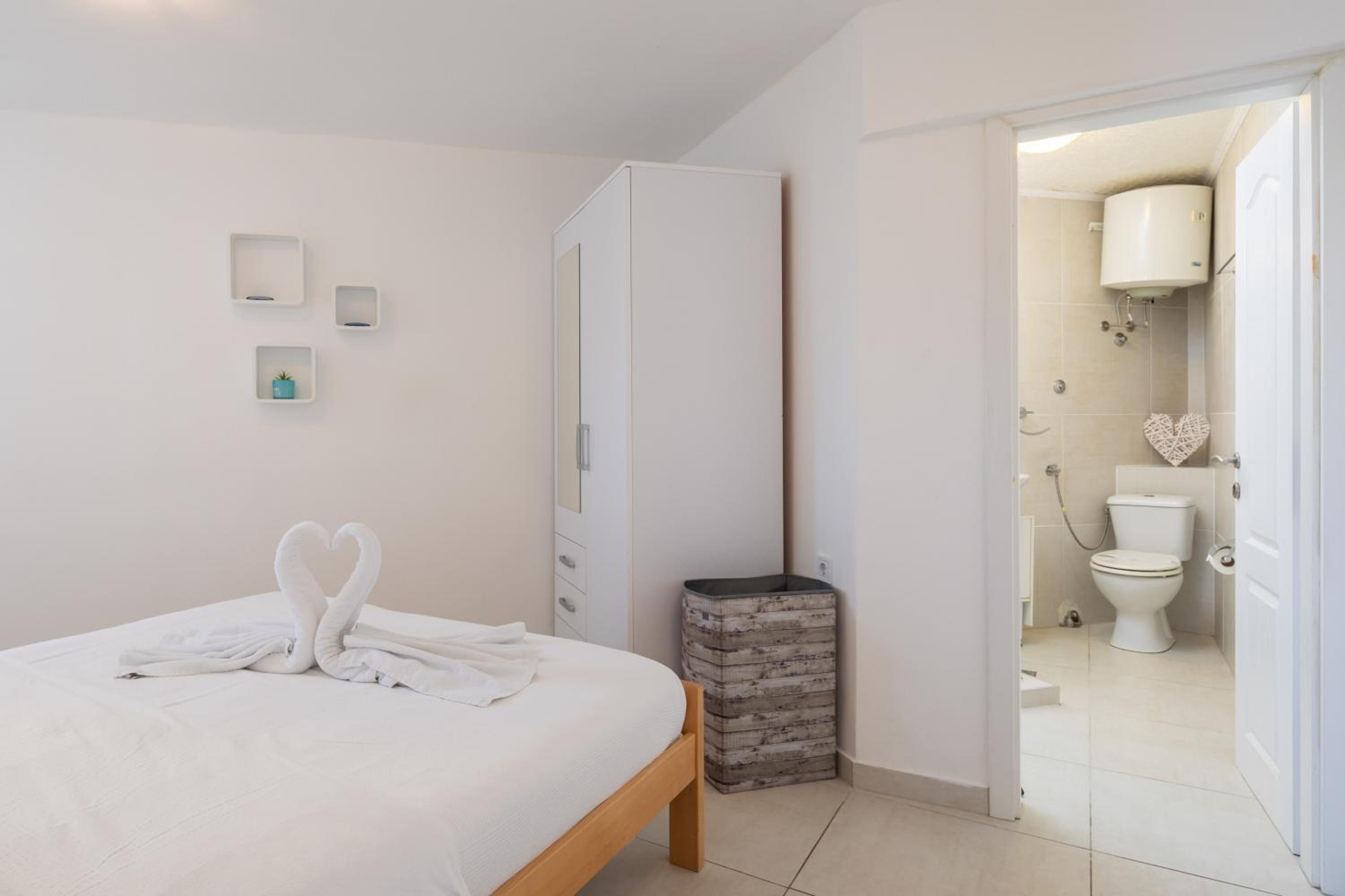 Estella Villa Apartments view 4