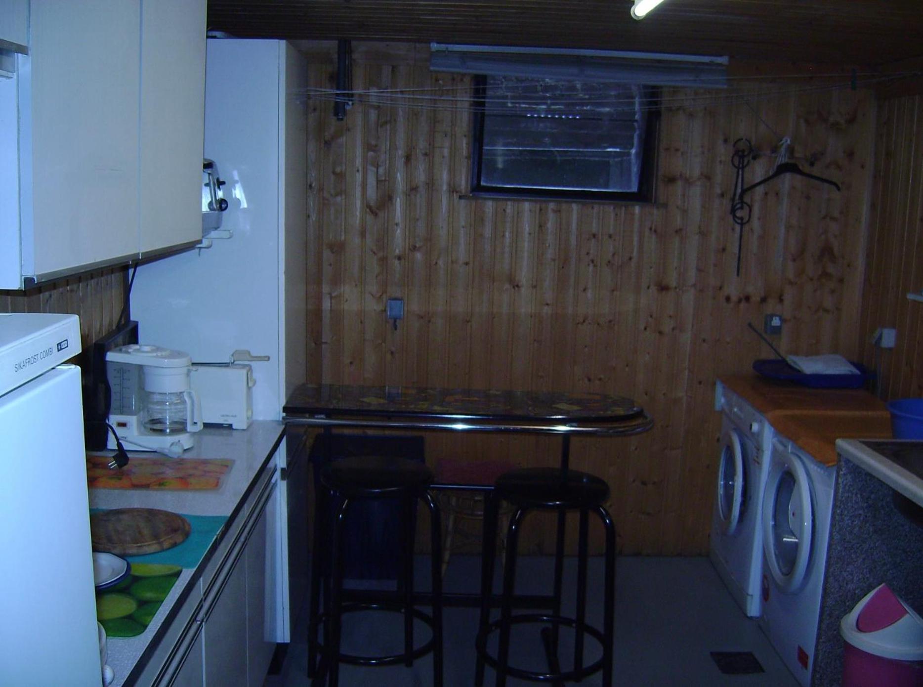 Schönes Doppelbettzimmer im Untergeschoss inkl Parkplatz nach Verfügbarkeit