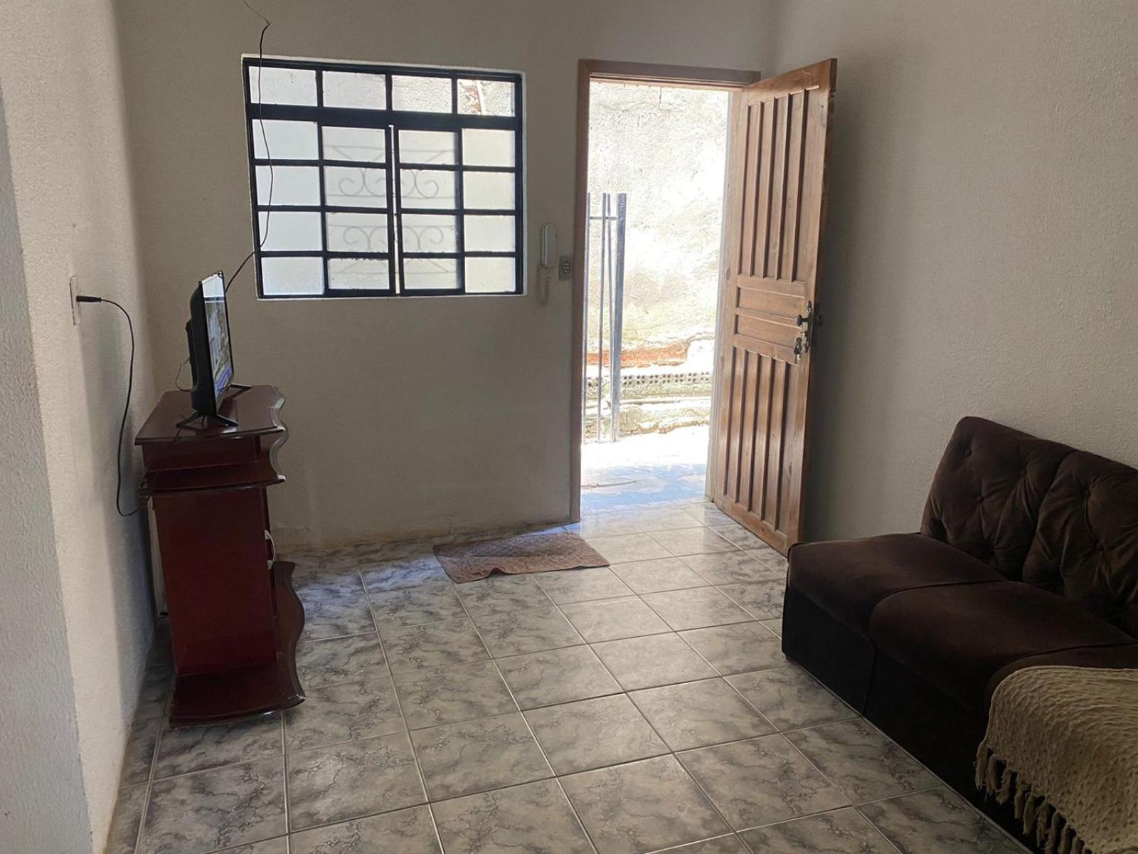 Apartamento Inteiro Central 2 Quartos e Kitnet Inteira 01 quarto