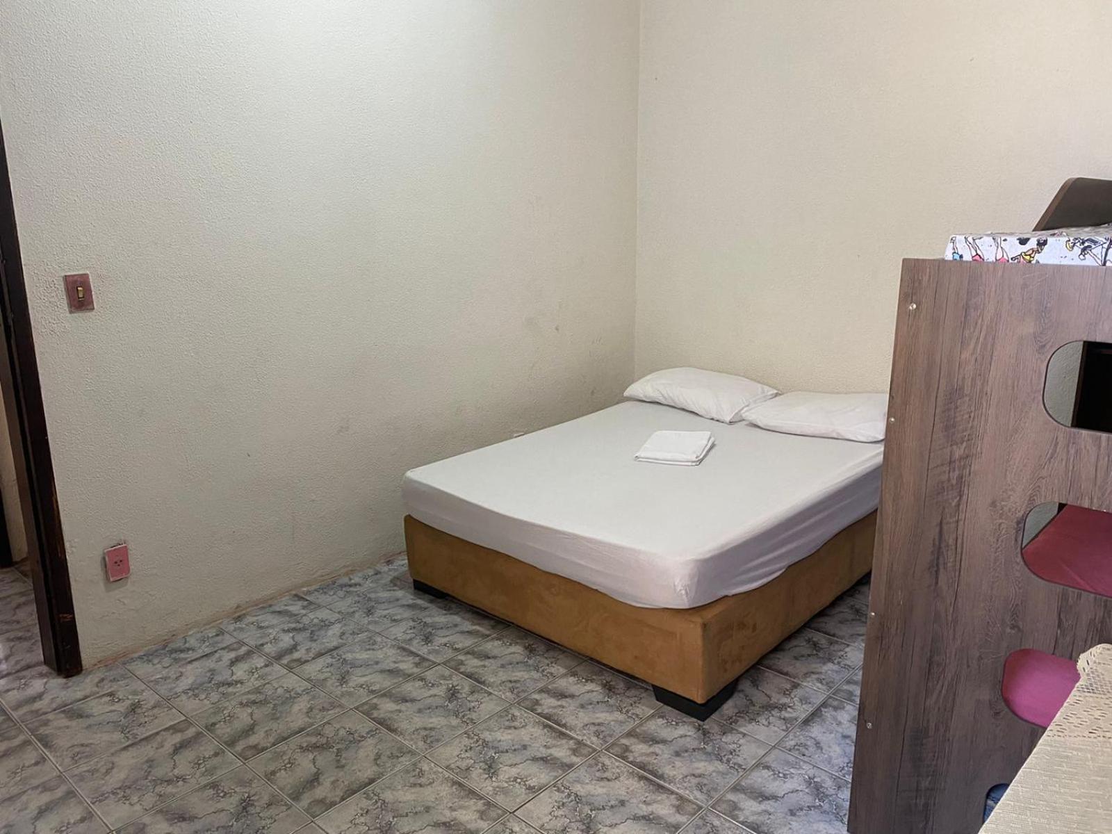 Apartamento Inteiro Central 2 Quartos e Kitnet Inteira 01 quarto