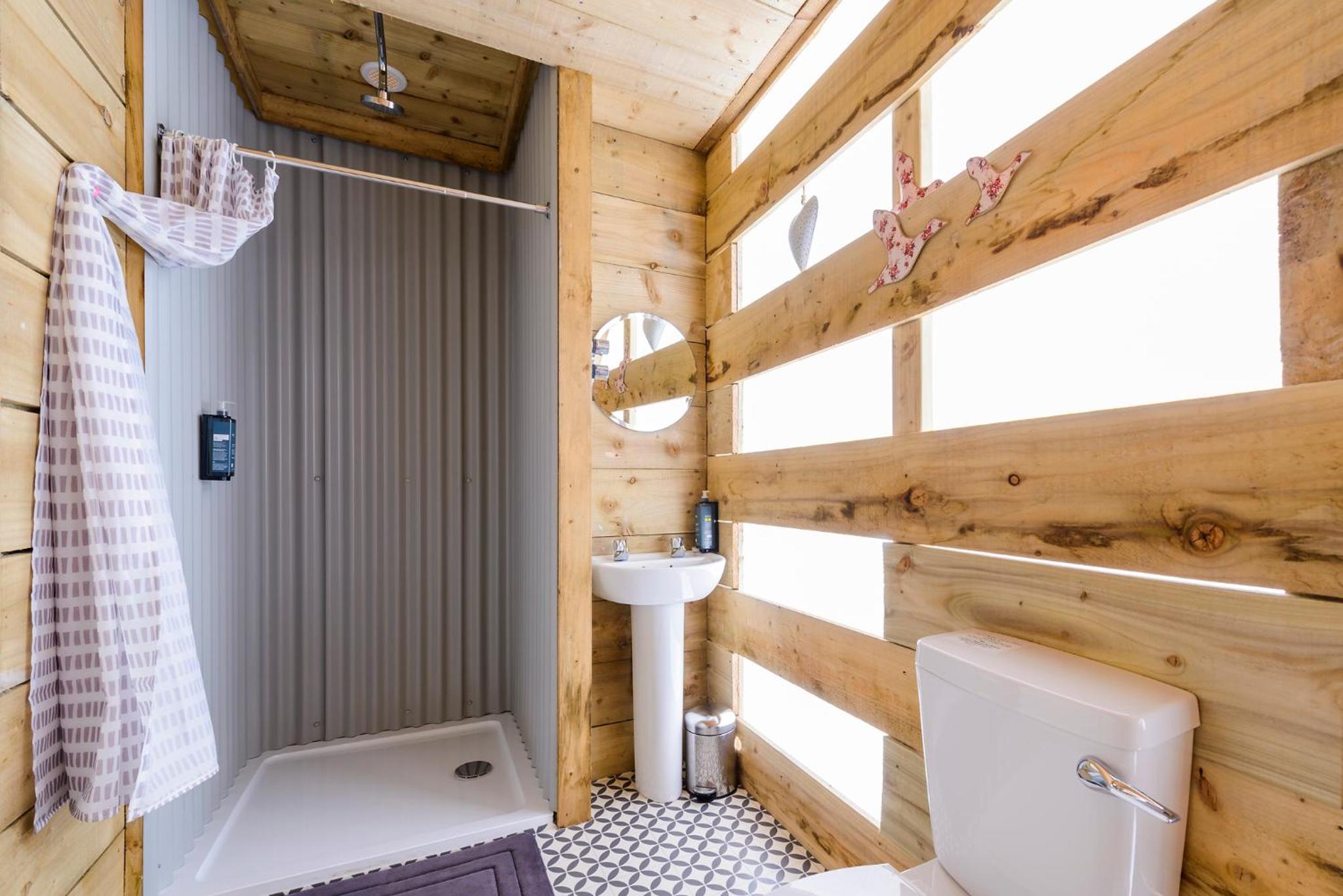 Killarney Glamping at the Grove, Suites and Lodges