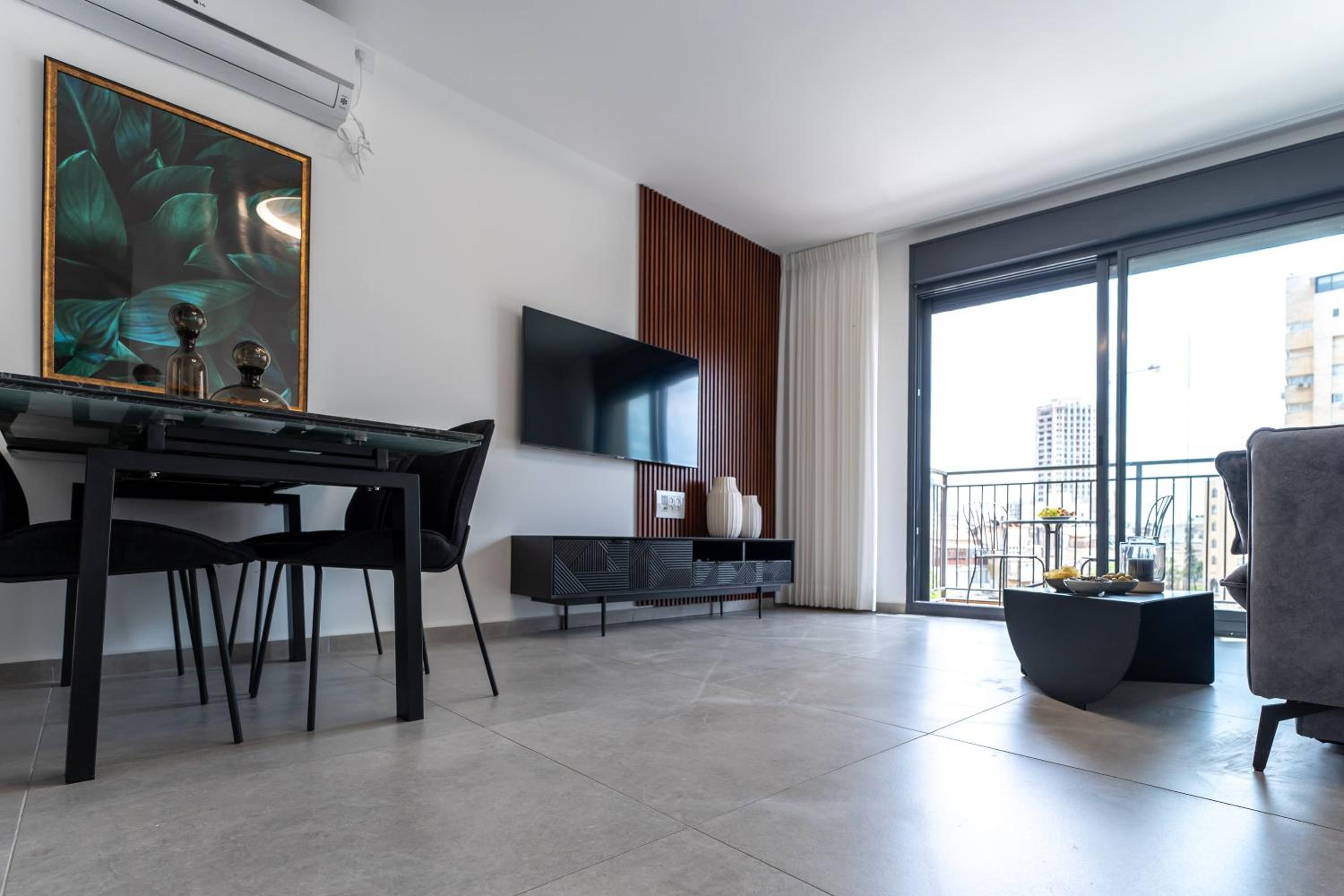 Holysuite Agripas