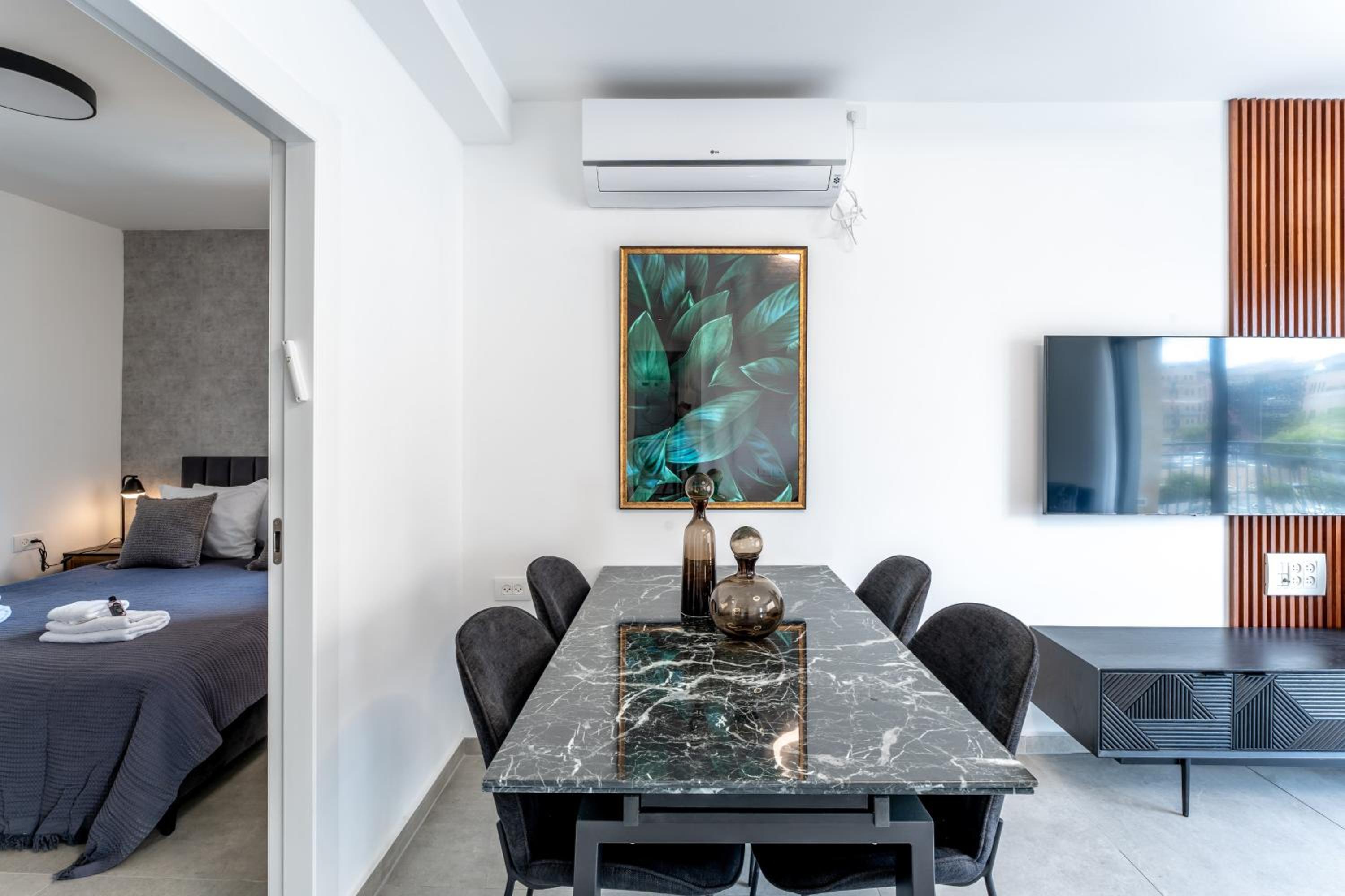 Holysuite Agripas