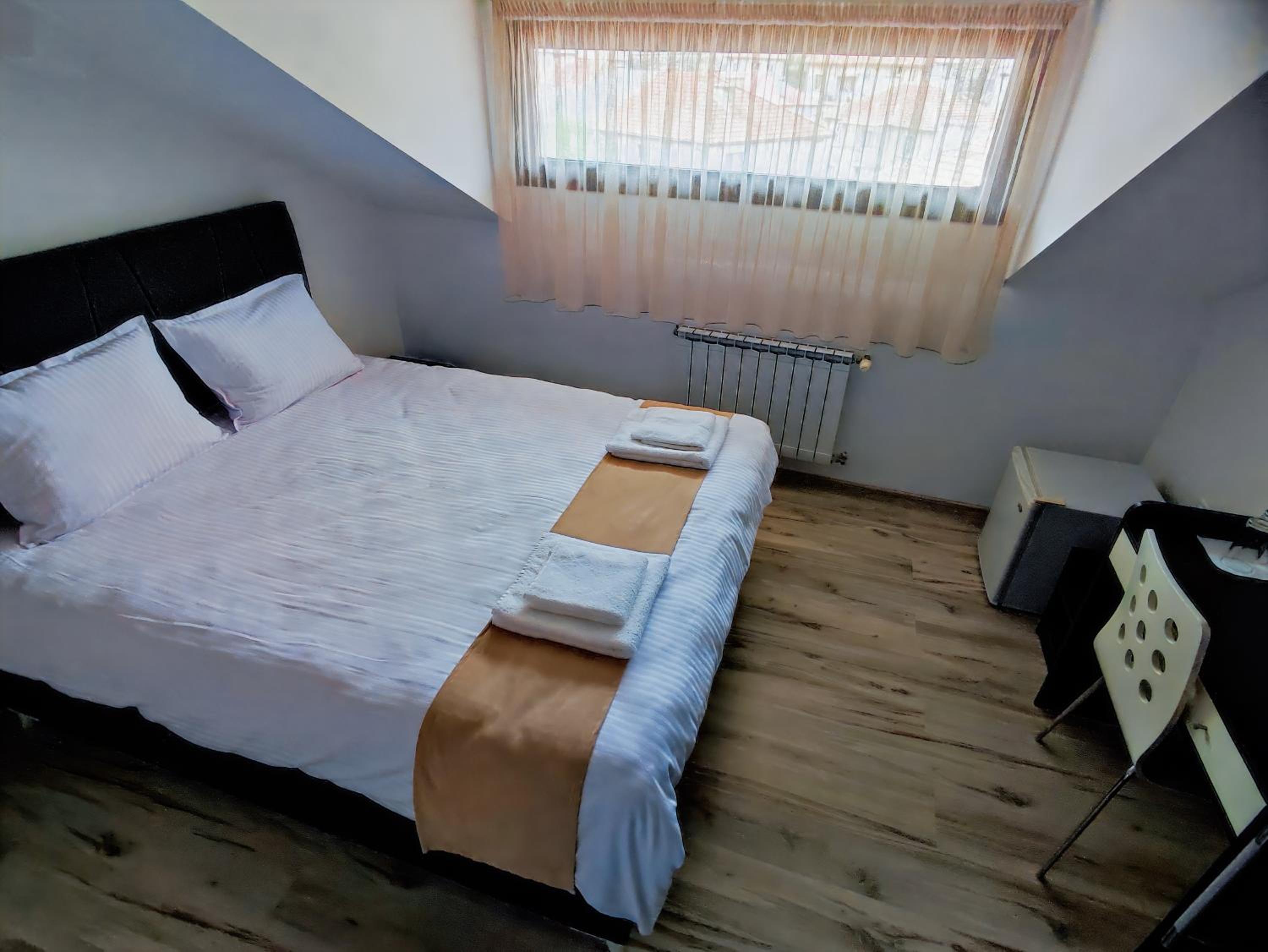 HOTEL GOLDEN CITY