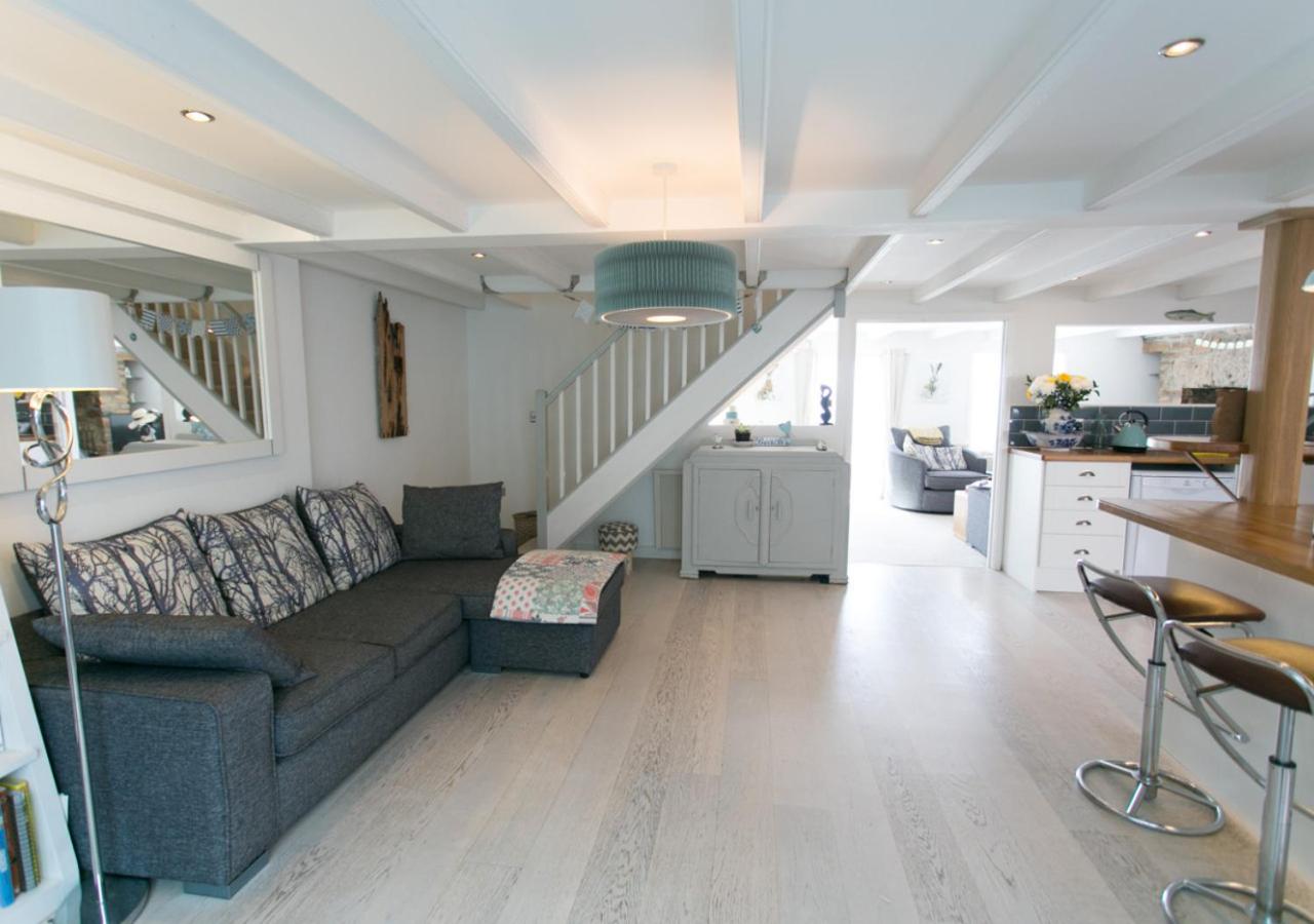 4 Bed in Porthleven oc-samcot