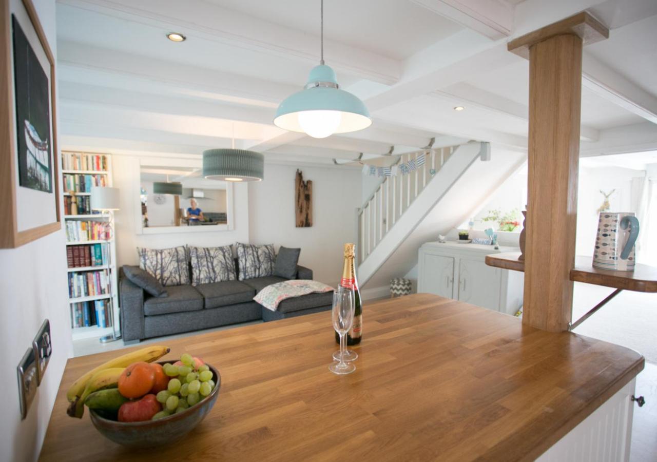 4 Bed in Porthleven oc-samcot