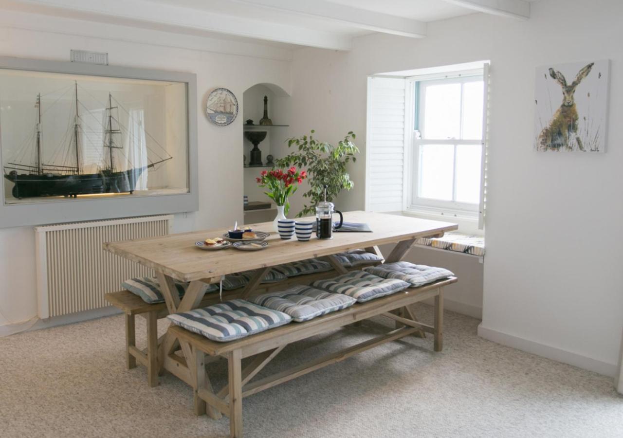 4 Bed in Porthleven oc-samcot