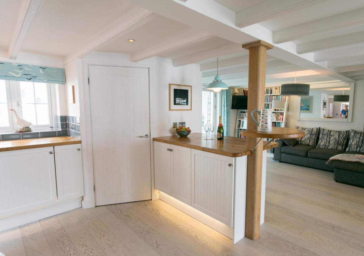 4 Bed in Porthleven oc-samcot