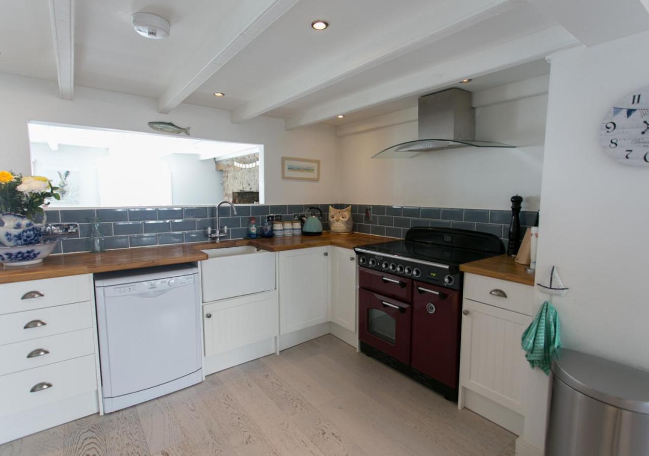 4 Bed in Porthleven oc-samcot