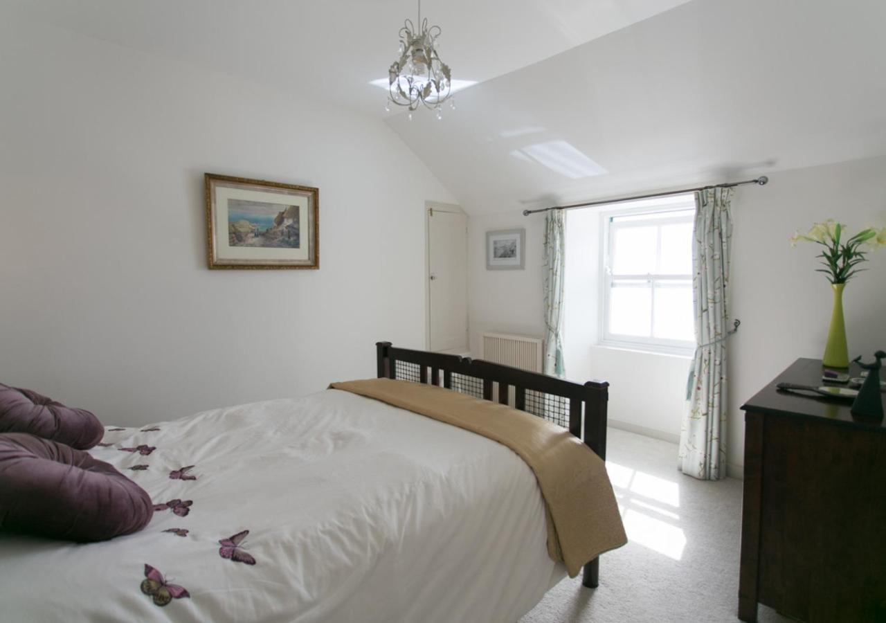 4 Bed in Porthleven oc-samcot