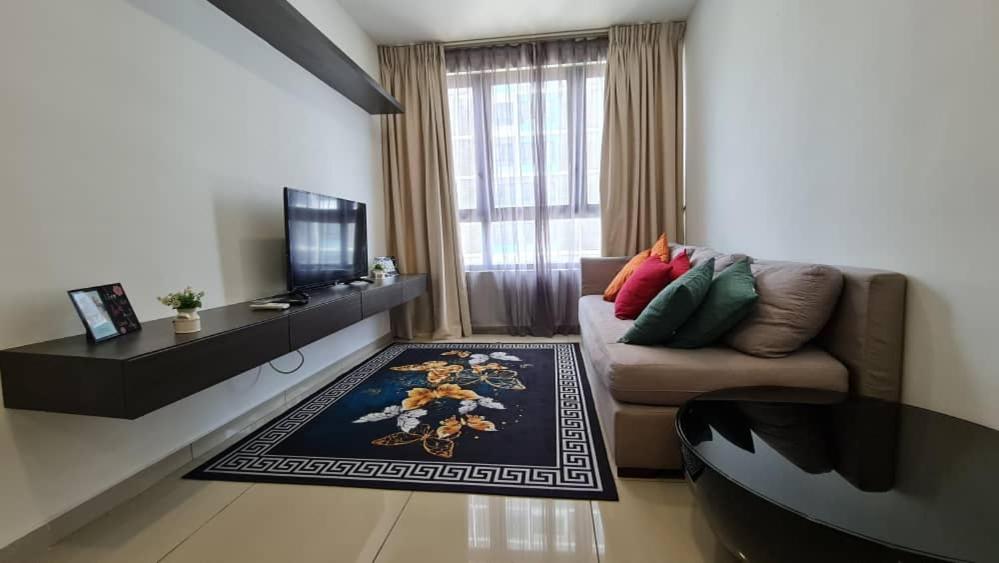 Q Suite at i-City 2Br FREE PARKING WIFI NETFLIX photo 3