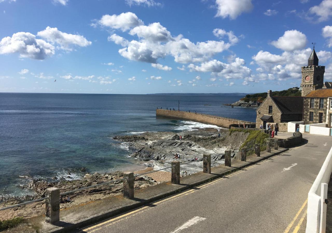 4 Bed in Porthleven oc-samcot