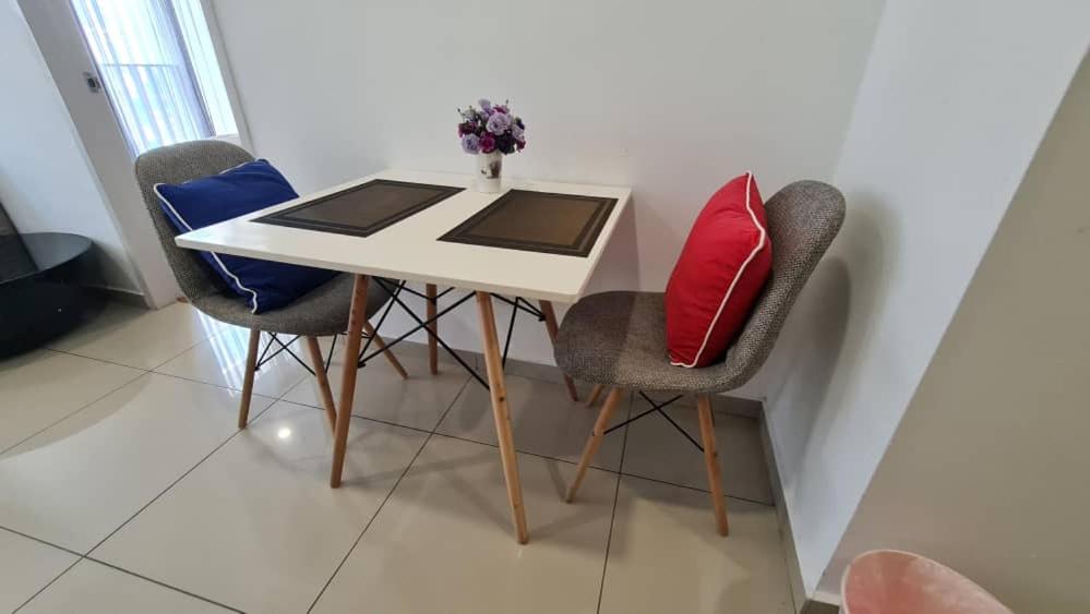 Q Suite at i-City 2Br FREE PARKING WIFI NETFLIX photo 4