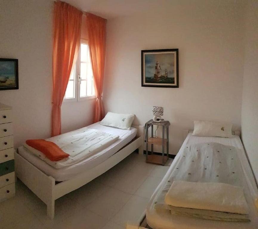 Traumwohnung mit herrlicher Terrasse ,Wlan Pool, Grüngelegener Anlage