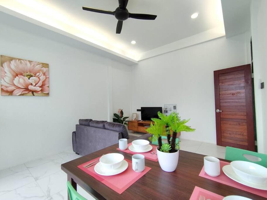 Nanyang Homestay 10 pax Free Wifi & Washer-1st Floor photo 2