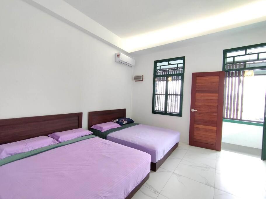 Nanyang Homestay 10 pax Free Wifi & Washer-1st Floor photo 1