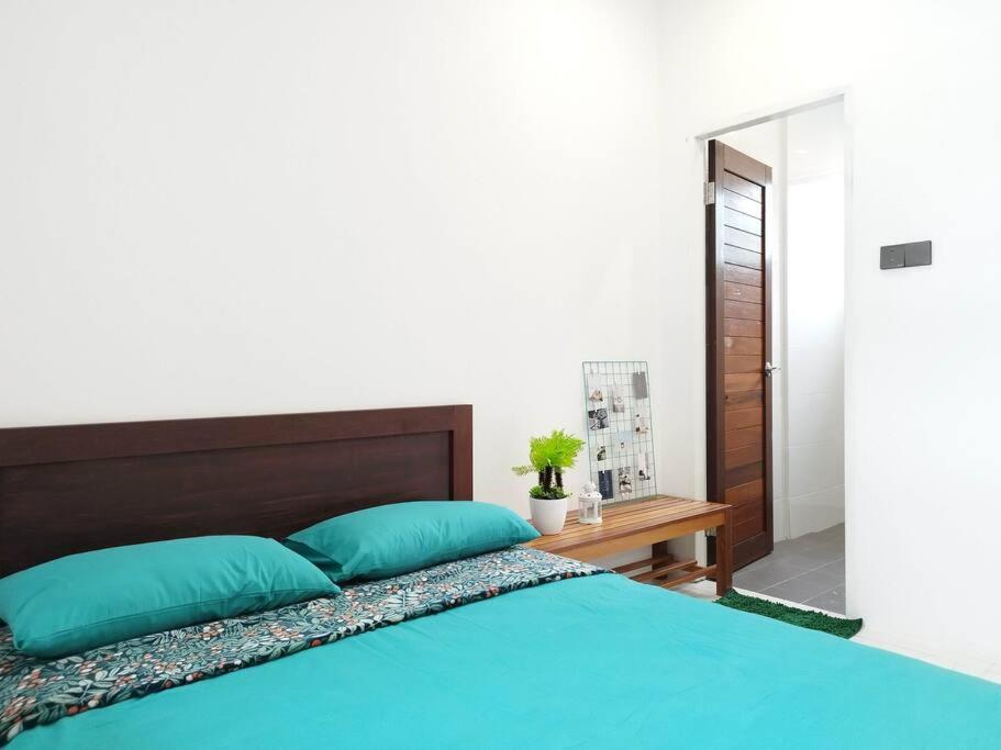 Nanyang Homestay 10 pax Free Wifi & Washer-1st Floor photo 4