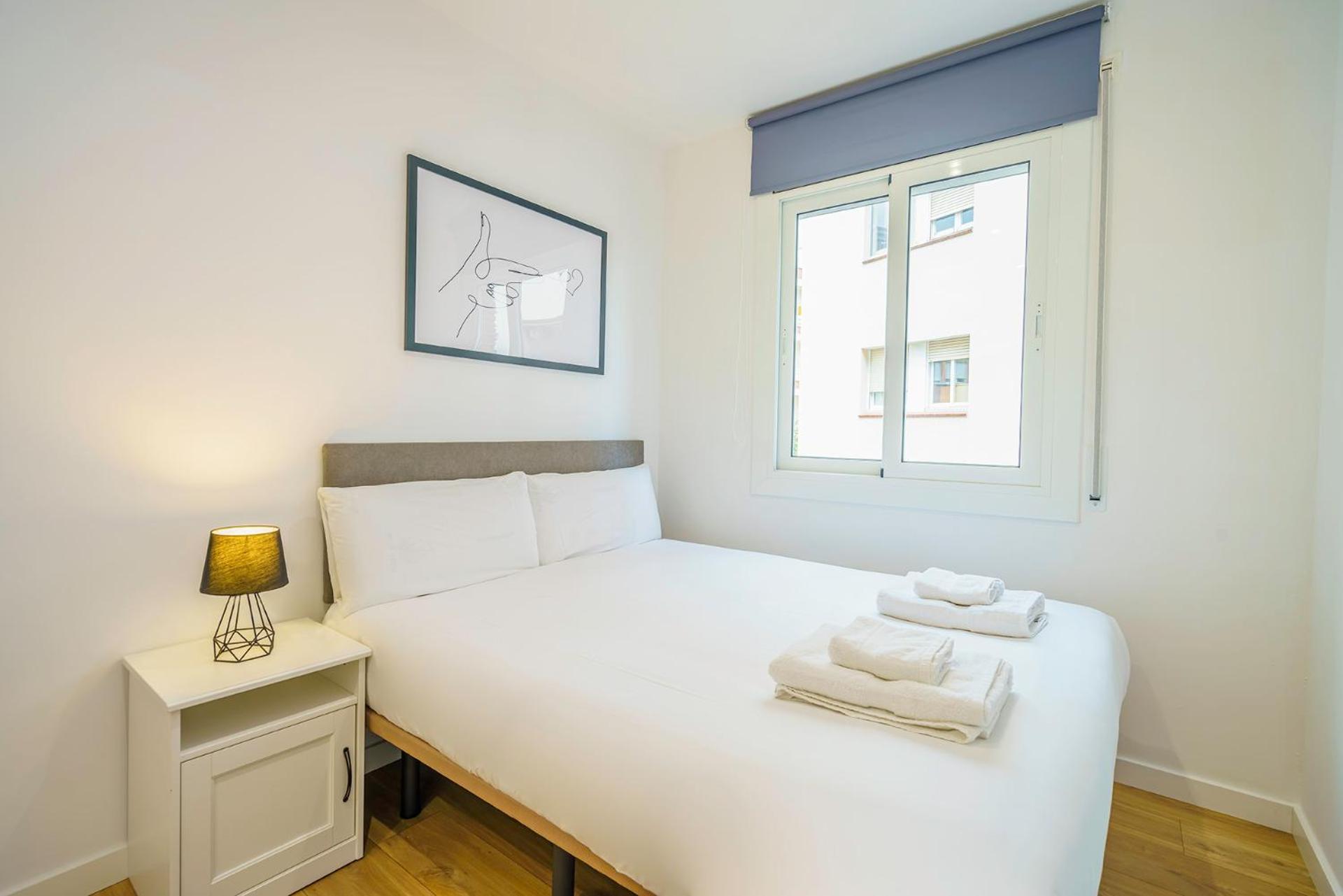 The White Flats Les Corts