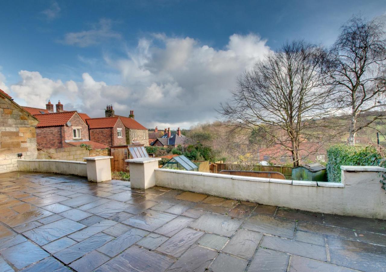 4 Bed in Sleights oc-wa308