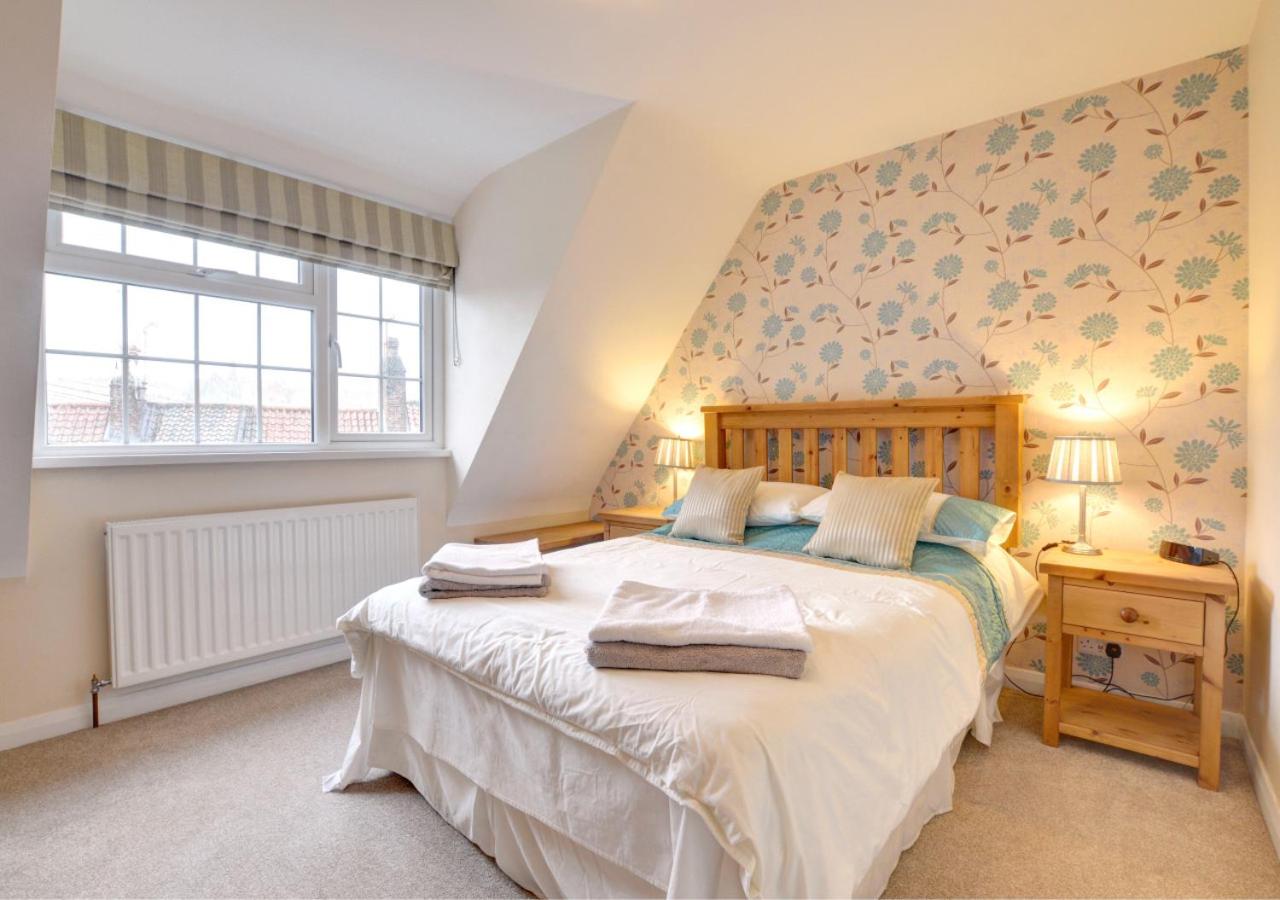 3 Bed in Whitby oc-w018