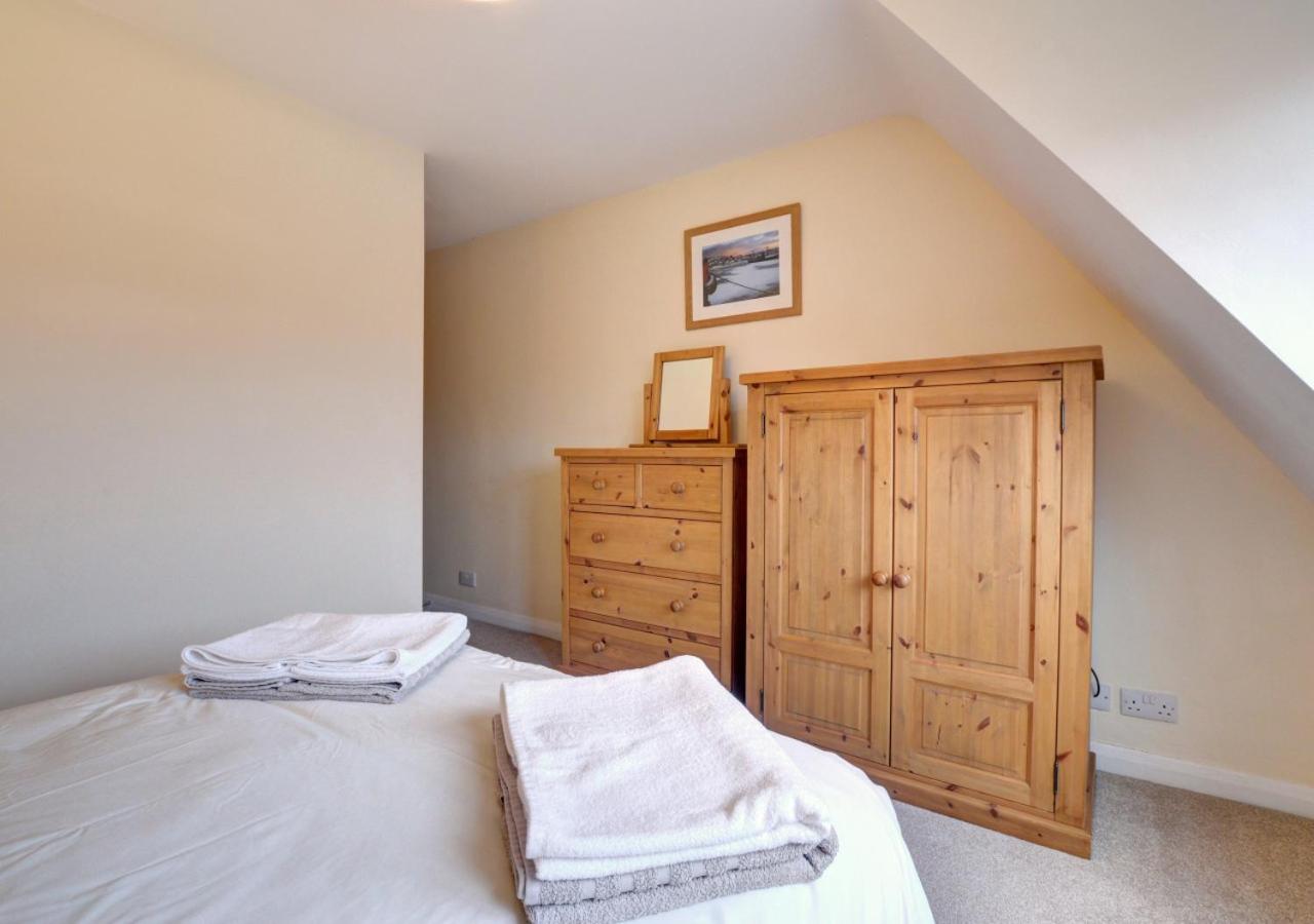 3 Bed in Whitby oc-w018