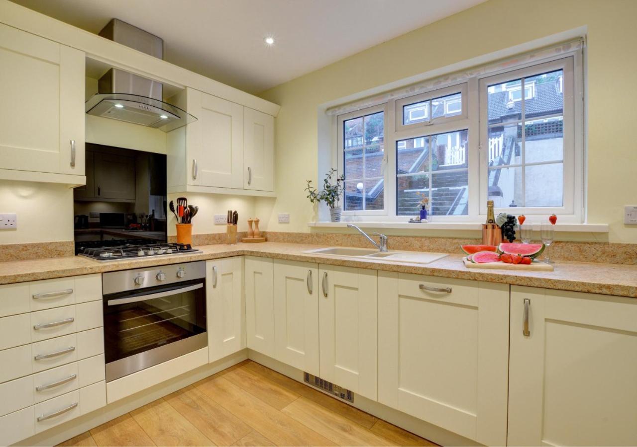 3 Bed in Whitby oc-w018