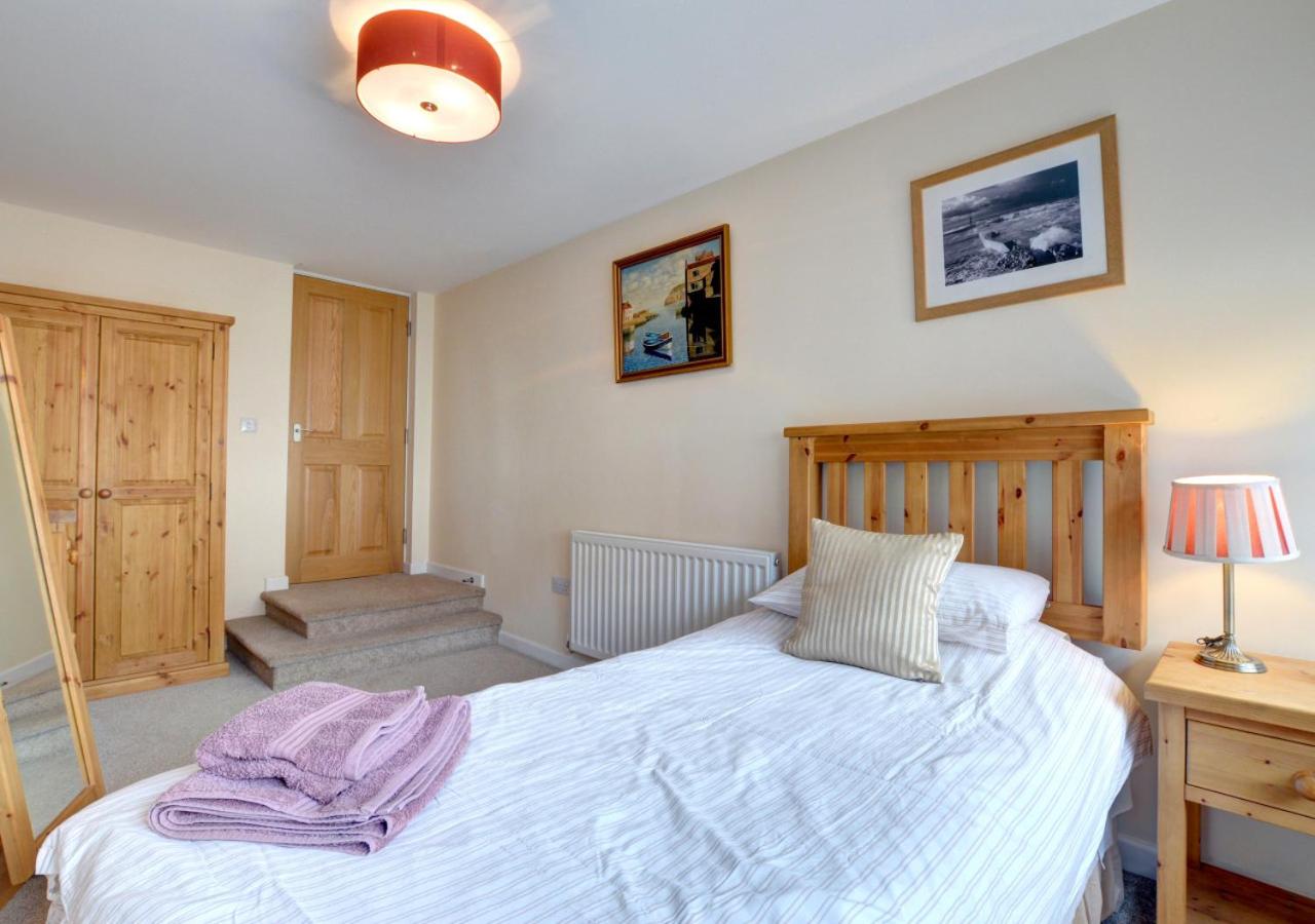 3 Bed in Whitby oc-w018
