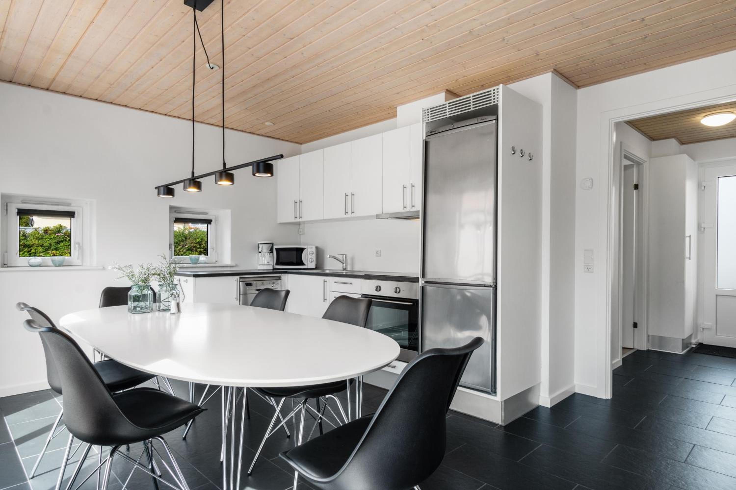 Beautiful Two-Storey, Central Holiday Home - Damgårdsvej 15A view 3