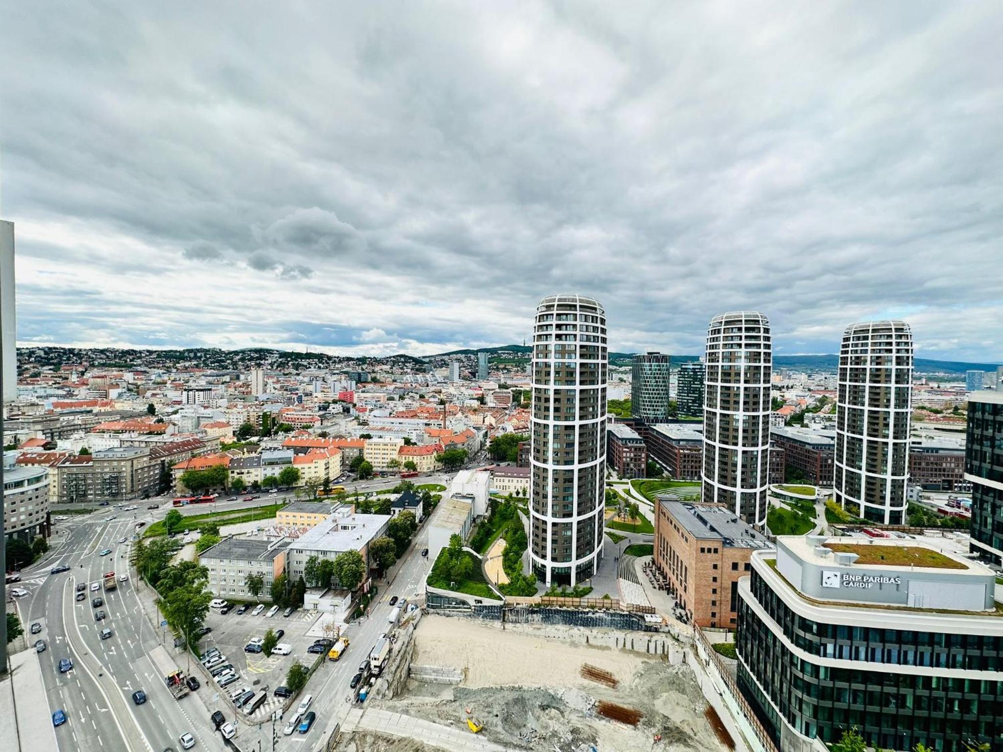Apartments in Panorama City on 25th floor - amazing view close to Old town