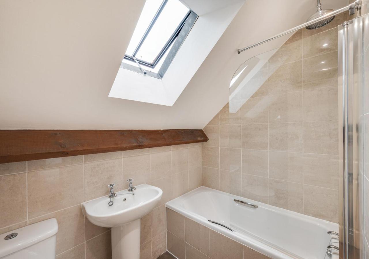 3 Bed in Fylingdales oc-wa312