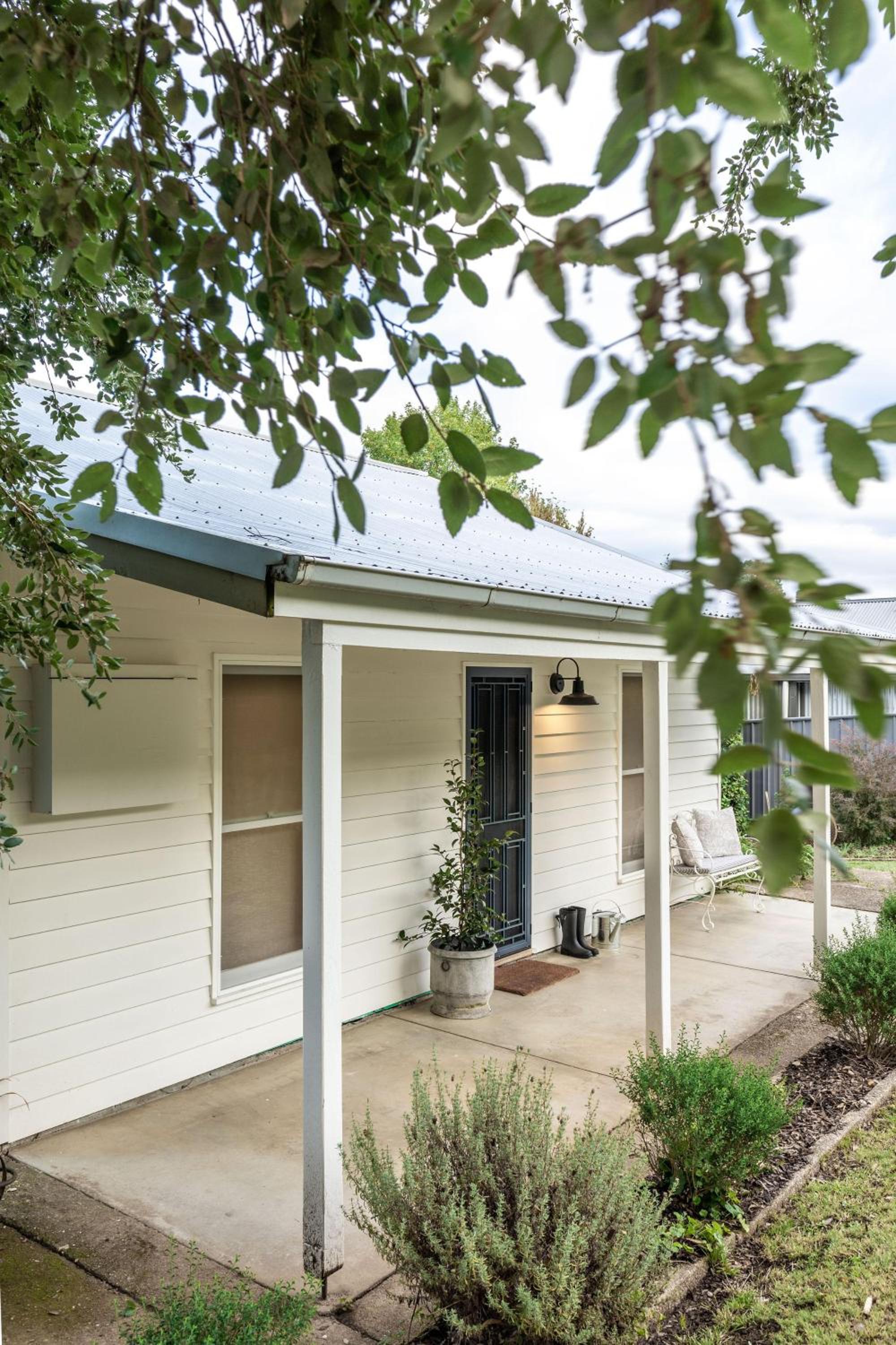 Myrtle Creek Cottage