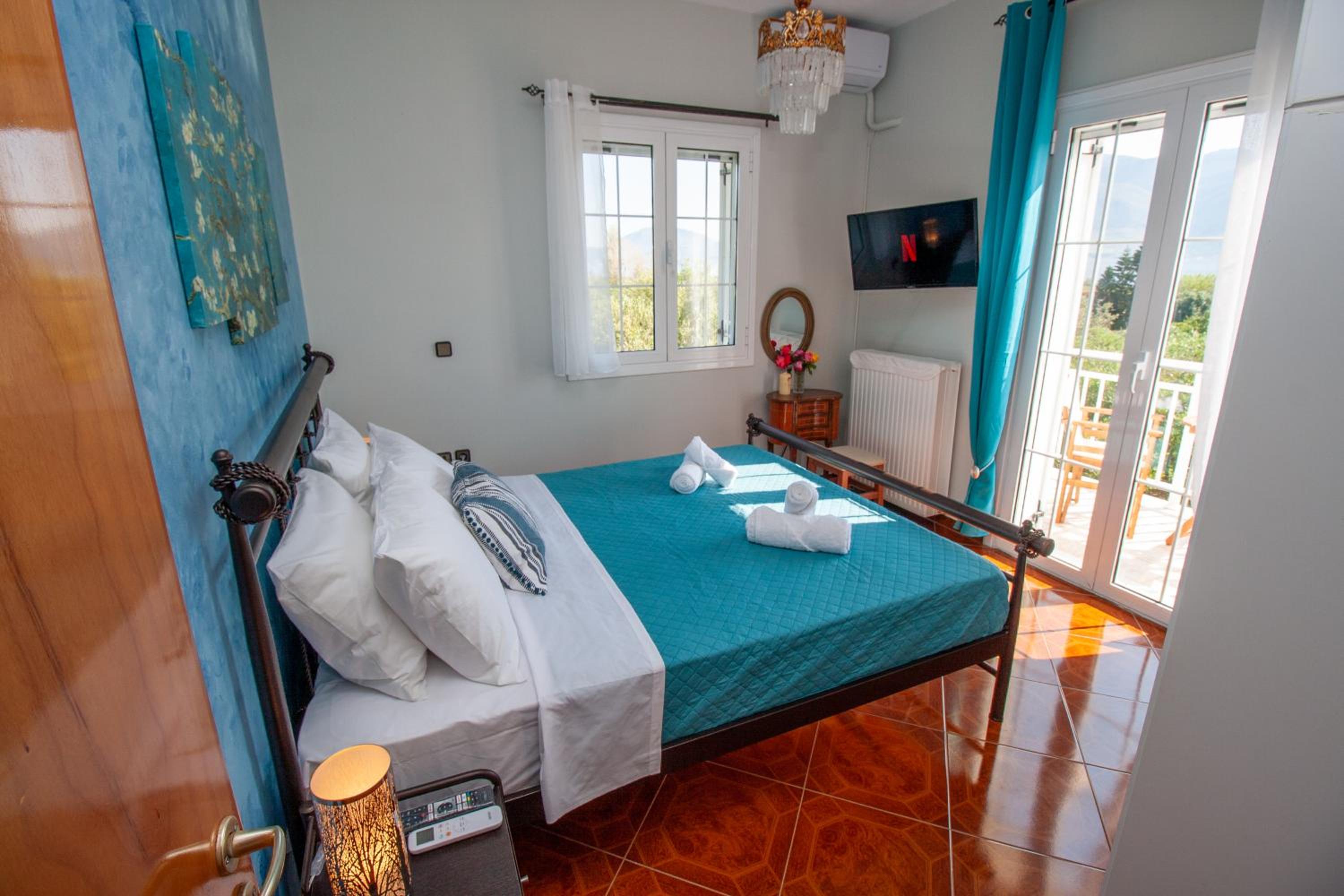 SEA & OLIVES HOUSE view 2