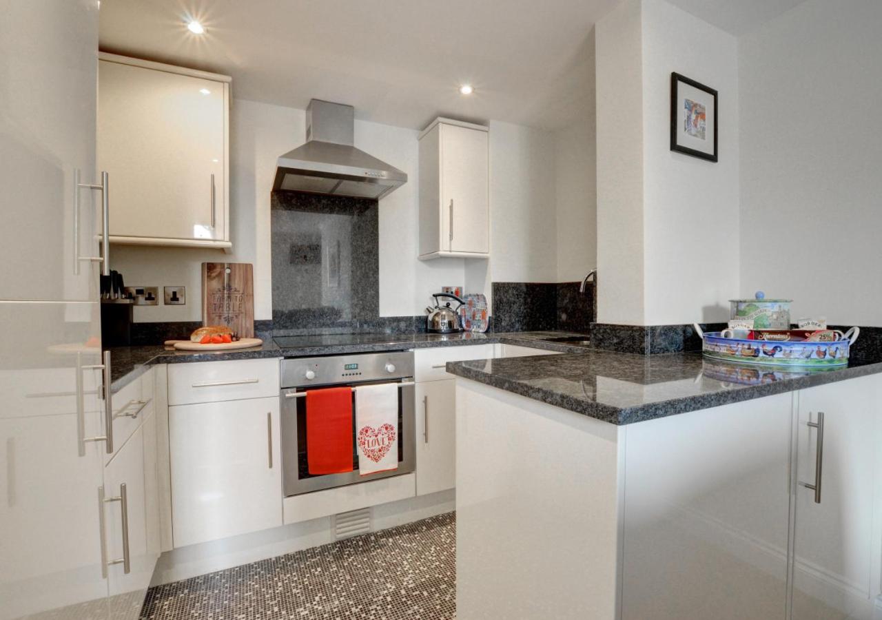 2 Bed in Whitby oc-w979 view 3