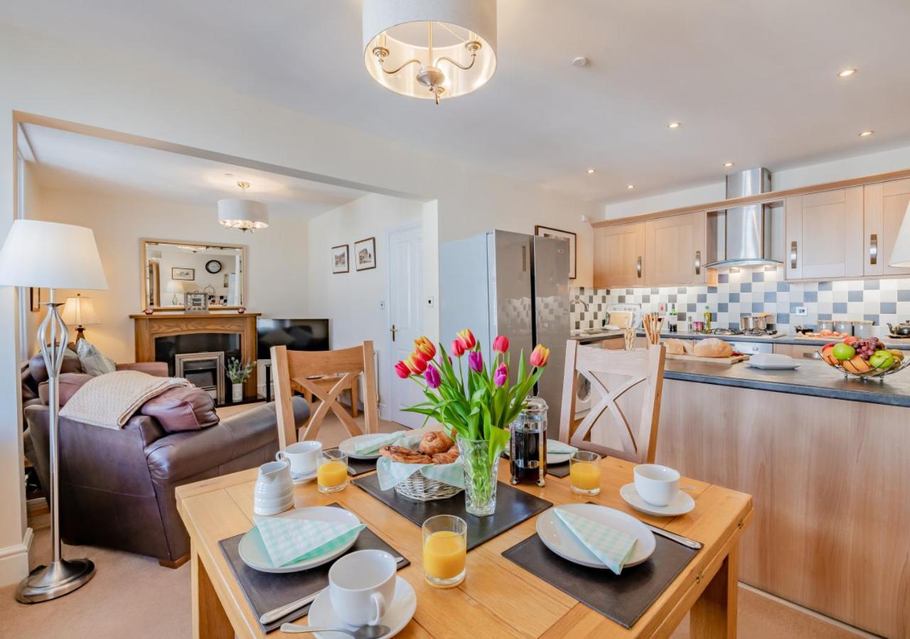 2 Bed in Whitby oc-w811 view 3