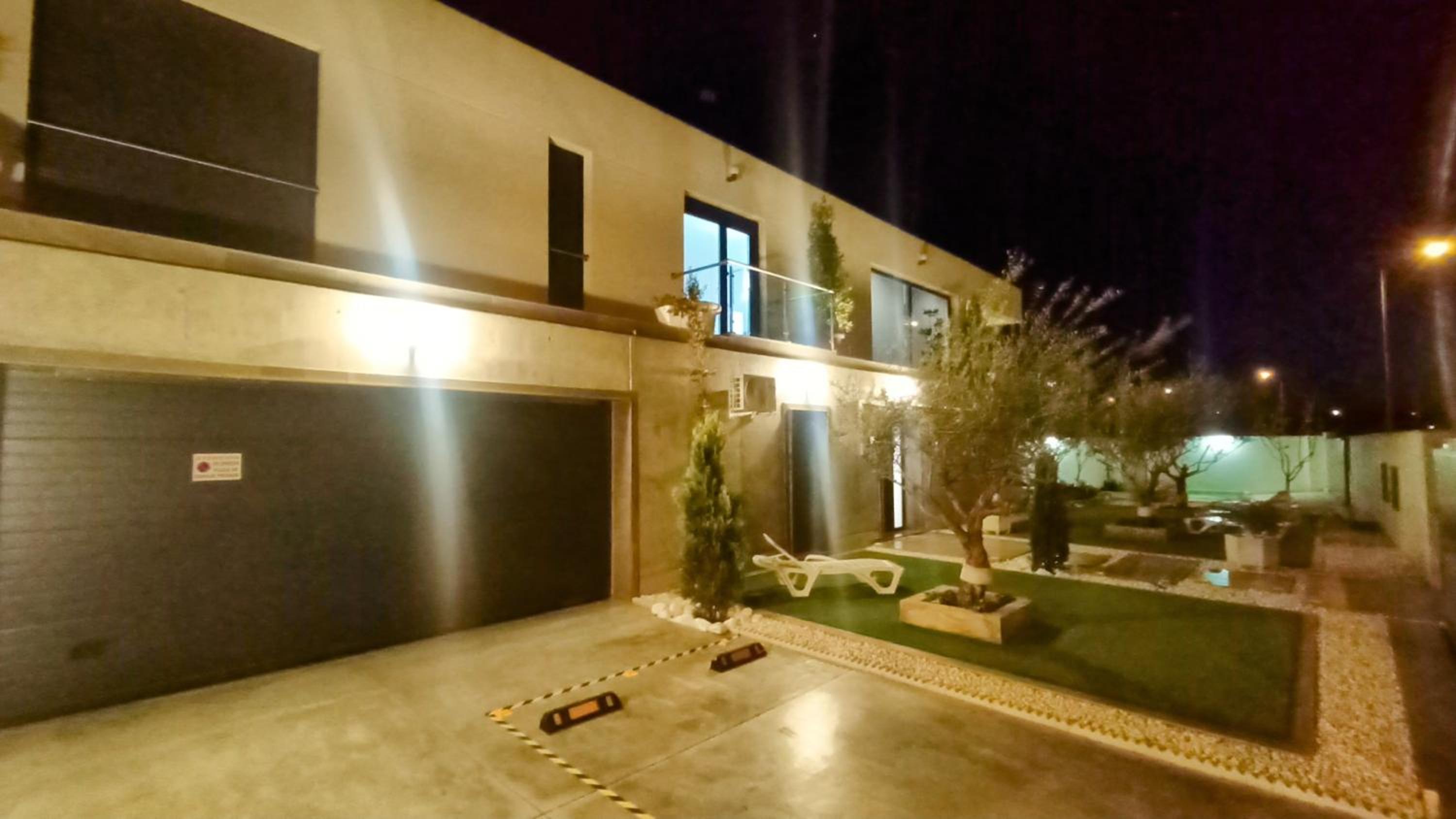 Chalet con piscina y jardín, no fumadores ni fiestas view 4
