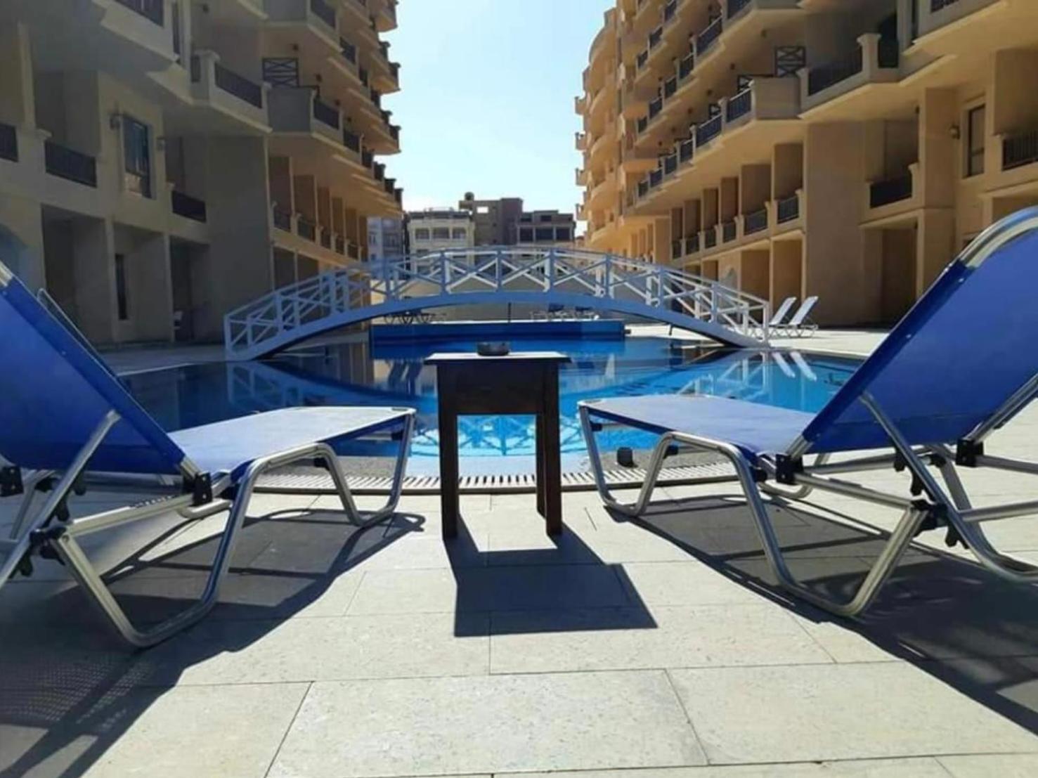 Apartment - Sleeps 4 - Pool - Pet friendly view 3