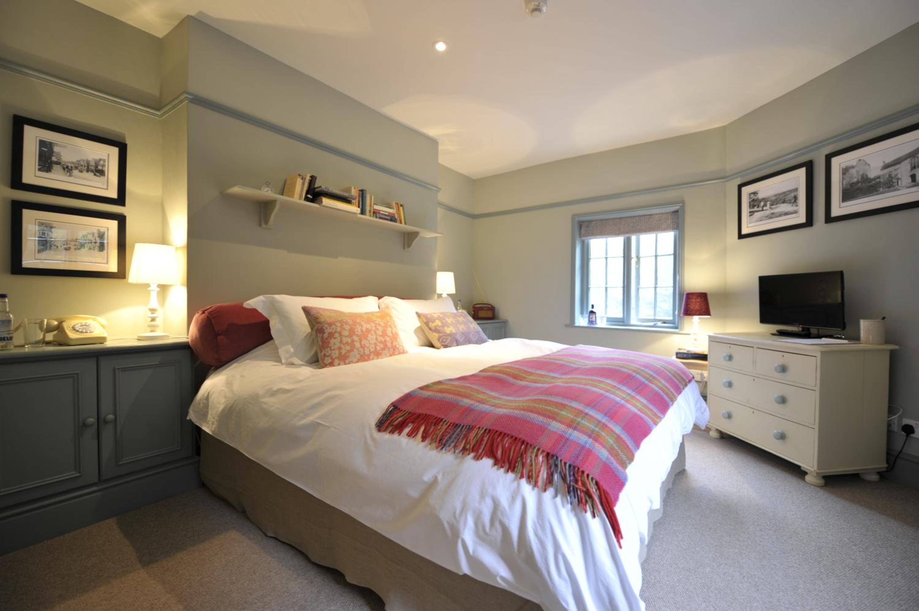Farnham Vacations - Bel And The Dragon-Churt - Property Image 66