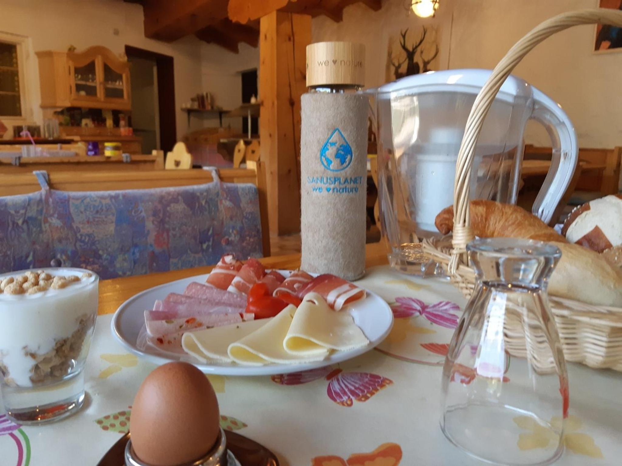 Alpenwelt Tannheimer Tal - Farbennest mit Frühstück Teeküche